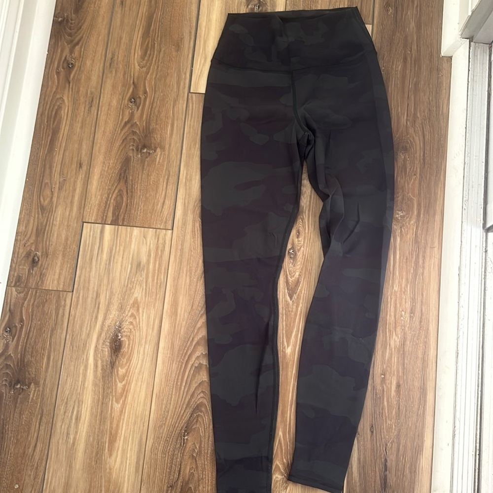 Alo yoga pants